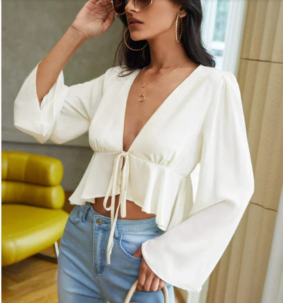 Patrón de costura para blusa con mangas acampanadas, lazo delantero, peplum, volantes en el bajo, tallas XS-XXXL, escote en V profundo.
